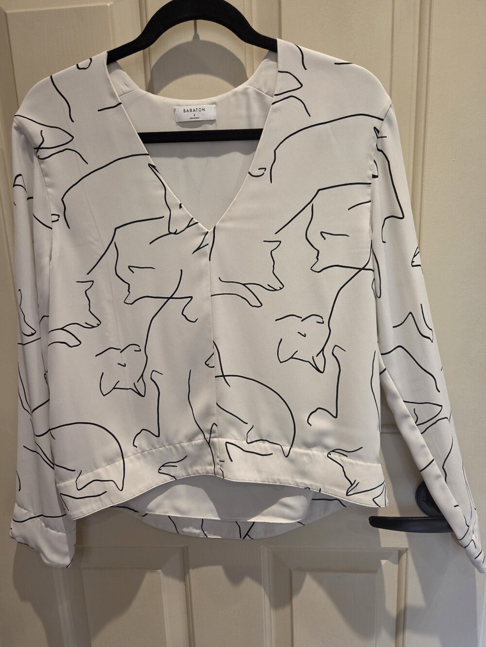 Aritzia Babaton Abstract Line Art V-Neck Blouse – Ivory Black | Size S